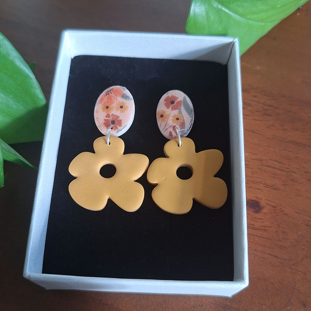 Grandes fleurs jaune