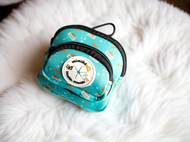 Woof | Bolsa para Sacos + Snacks