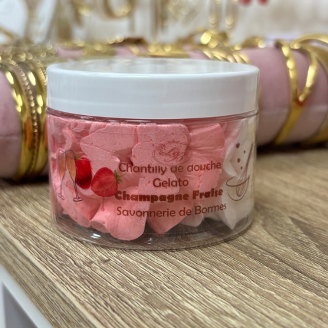 Chantilly de douche champagne fraise