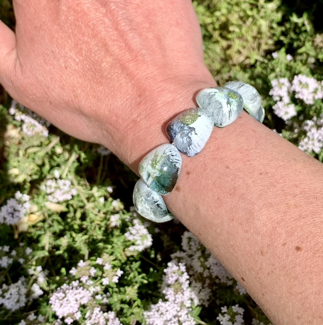 Bracelet Galets - Nuances de bleu nuit pailletées 