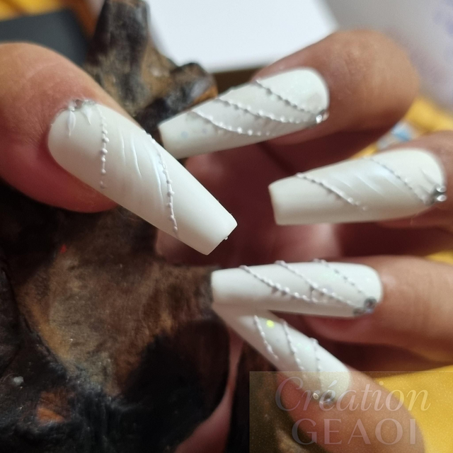 Tout en blanc little coffin L créer a la commande délai 7 jours