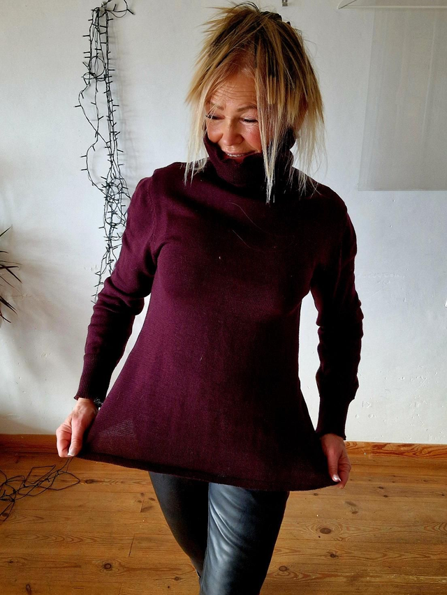 Sweater with high collar