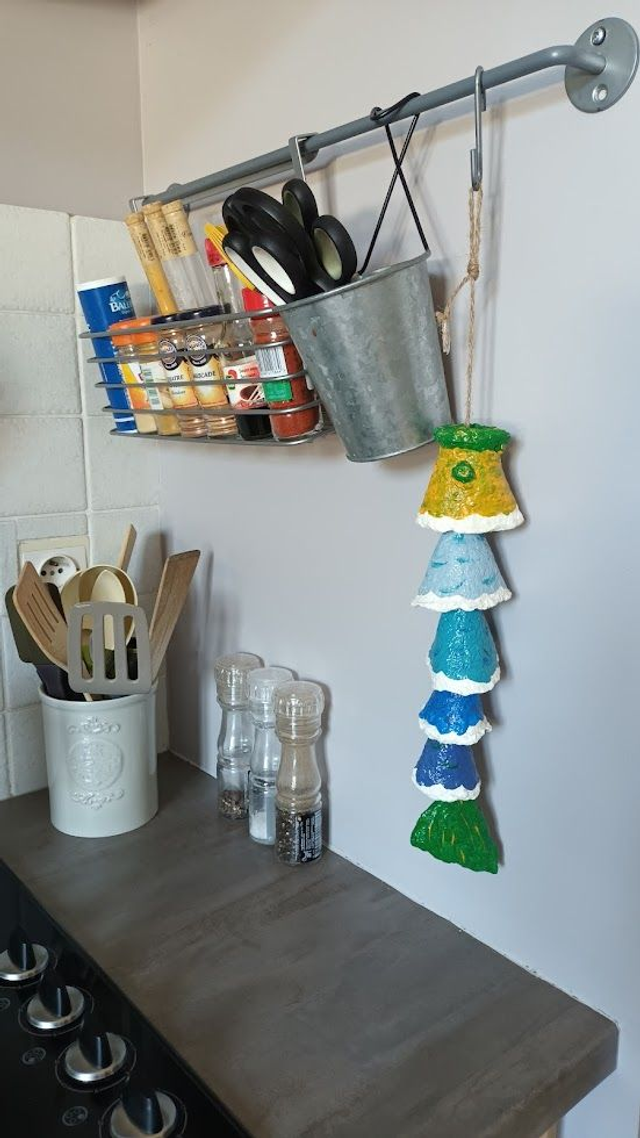 SUSPENSION POISSON BLEU, en papier mâché, fait main, décoration ou cadeau unique, 32 cm de haut