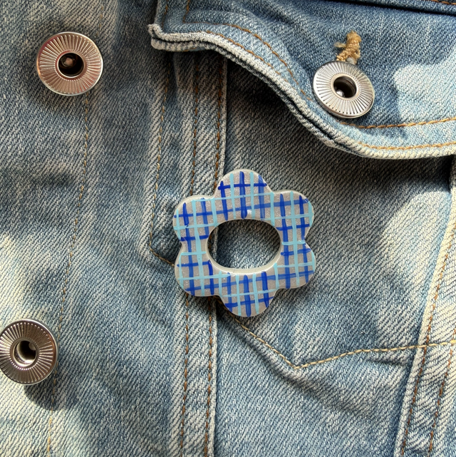 Checkered Flower Glass Holder Pin Badge
