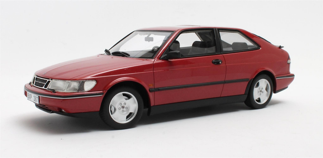 VERWACHT! SAAB 900 SE Turbo (1994) Cult Models 1:18