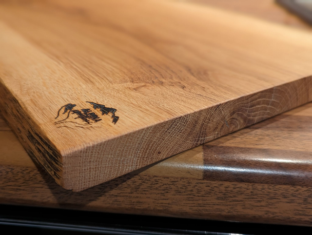 Planche en Chêne massif rustique