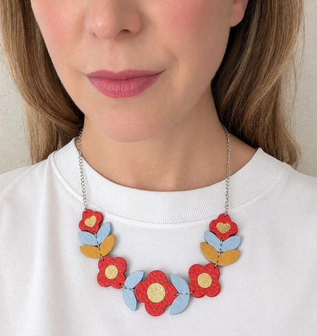 Scandi Flower Necklace - Coral Mix