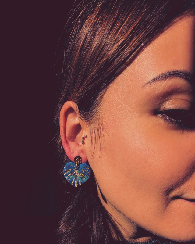 Petite Soleya - Collection bleu - Boucles d’oreilles artisanales en pâte polymère et résine