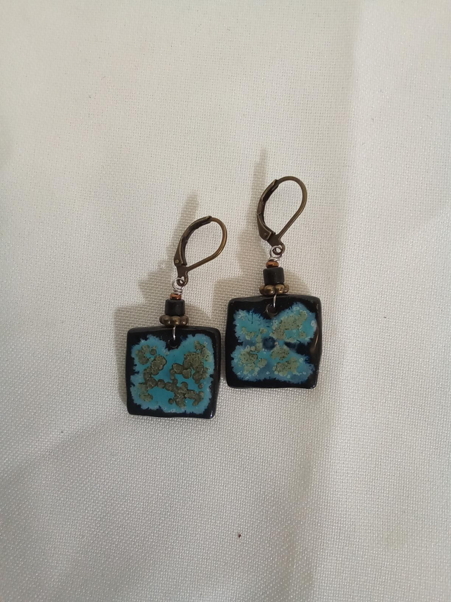 Boucles d'oreilles Carré turquoise et noire