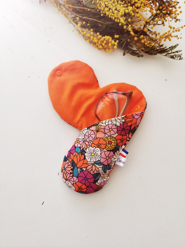 Étui à lunettes cœur fleurs orange 