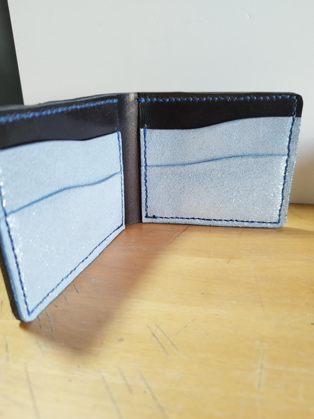 Portefeuille cuir noir et bleu pailleté 
