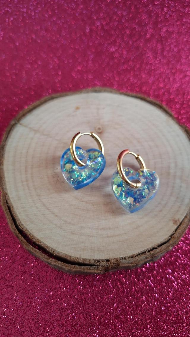 Créoles dorées cœurs paillettes bleues holographiques 