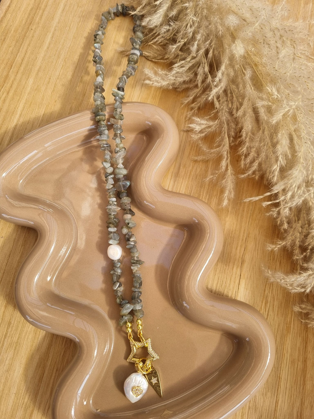 Labradorit-Splitterkette mit Süsswasserperle