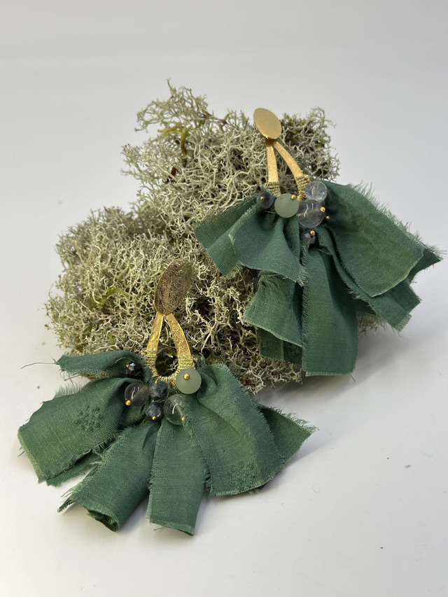 Boucles d&#039;oreilles &quot;Pivoines&quot; vertes