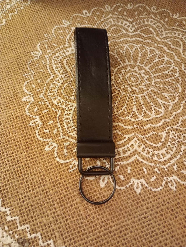 Porte clé boucle simili cuir