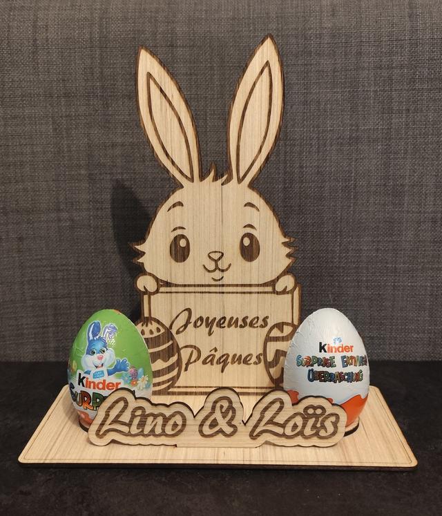 Lapin / Lapine de Pâques porte oeufs