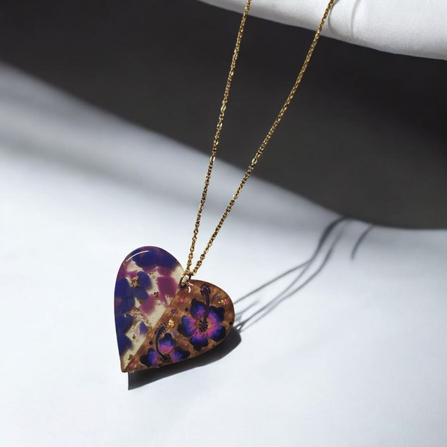 Collier dessiné Flora acier inoxydable prune et violet bi matière