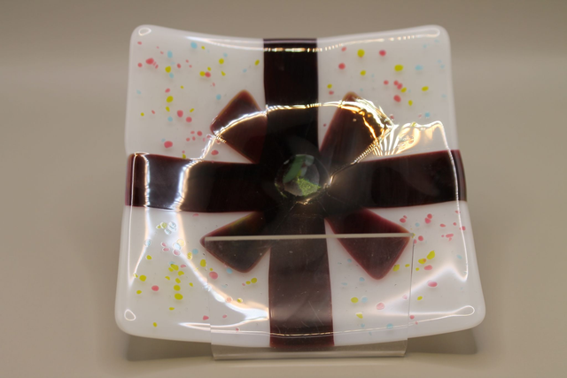 6" Square Dish with Red Bow design