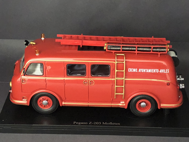 Pegaso Z-203 Mofletes AutoCult 1:43