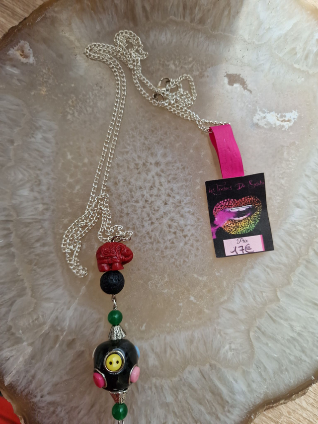 Collier Eléphant Perles Indonésienne Perle De Lave Jade