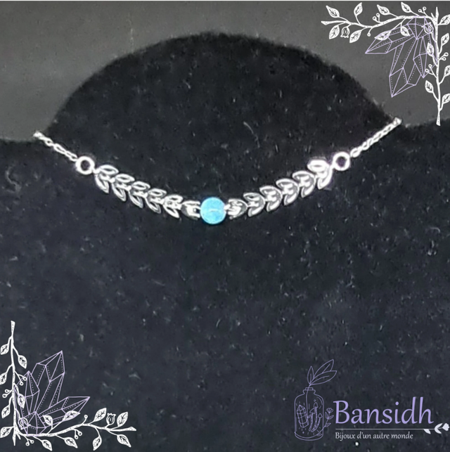 Ras de cou feuille et perle de pierre Aigue-Marine