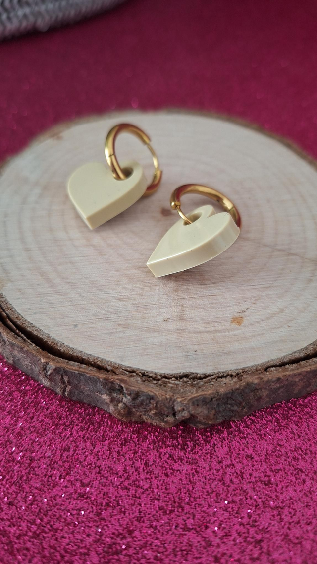 Créoles dorées cœurs beige