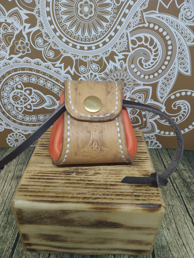 Bourse en cuir
