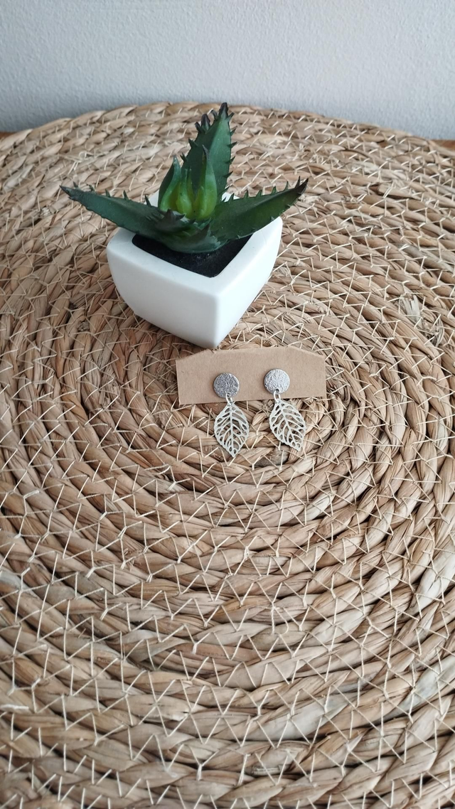 Boucles d'oreilles feuilles argentées. Collection Vincenz'o bijoux. 