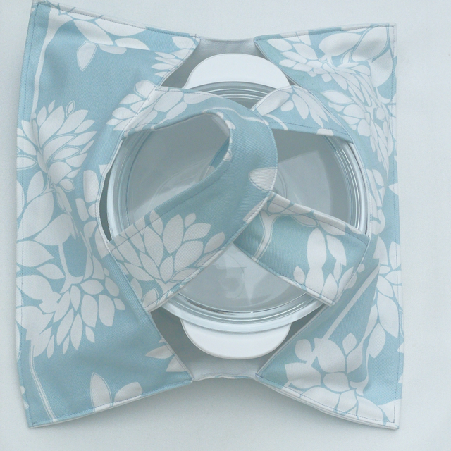 Floral on Soft Blue Casserole Carrier Bag 