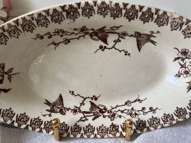 LYONNAIS - Ravier aux oiseaux de la manufacture de Choisy le Roi - Terre de Fer