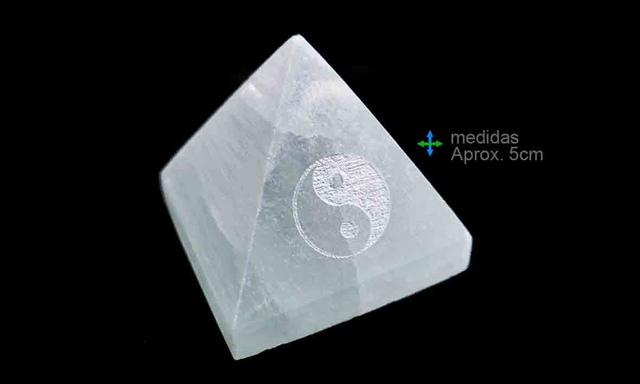Pyramide de protection en Sélénite Yin - Yang