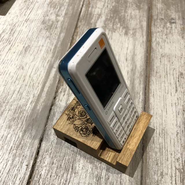 Porte téléphone (motif à la demande)