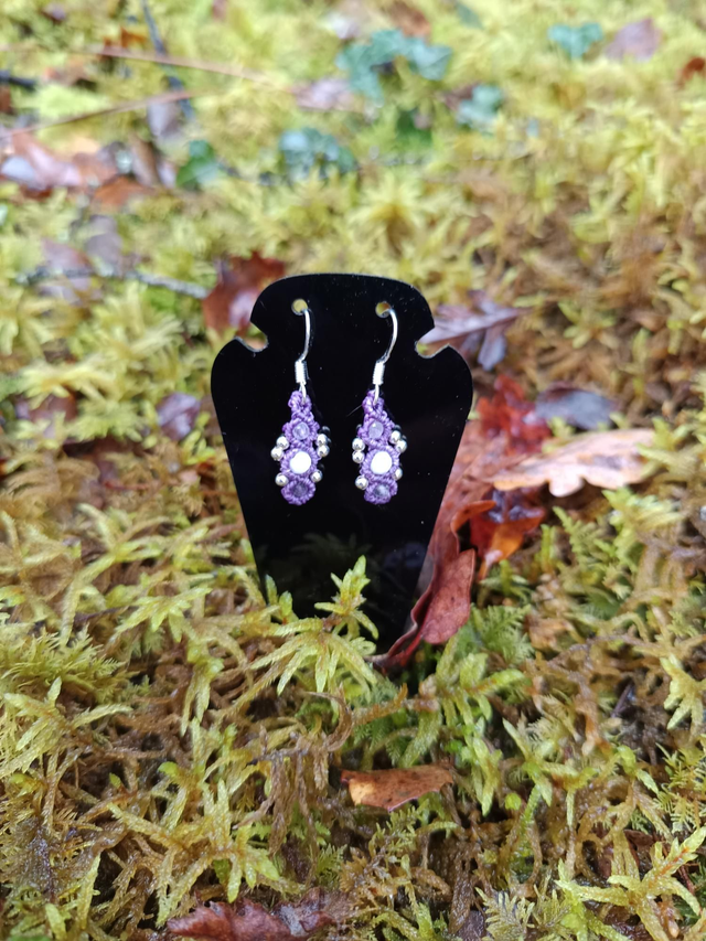 Boucle d'oreille violet pâle avec quartz rose et perle blanche 