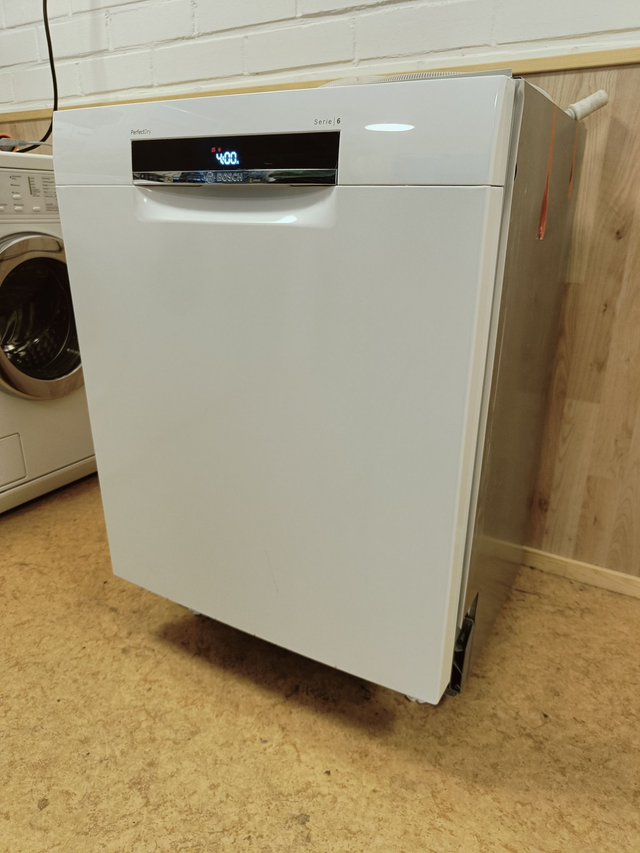 3 tasoinen Bosch Serie 6 60cm tiskikone