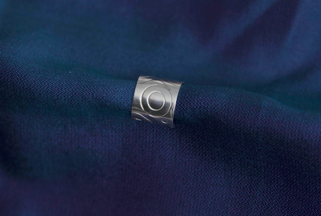 Silver Swirly Circles Ear Cuff - Style 4