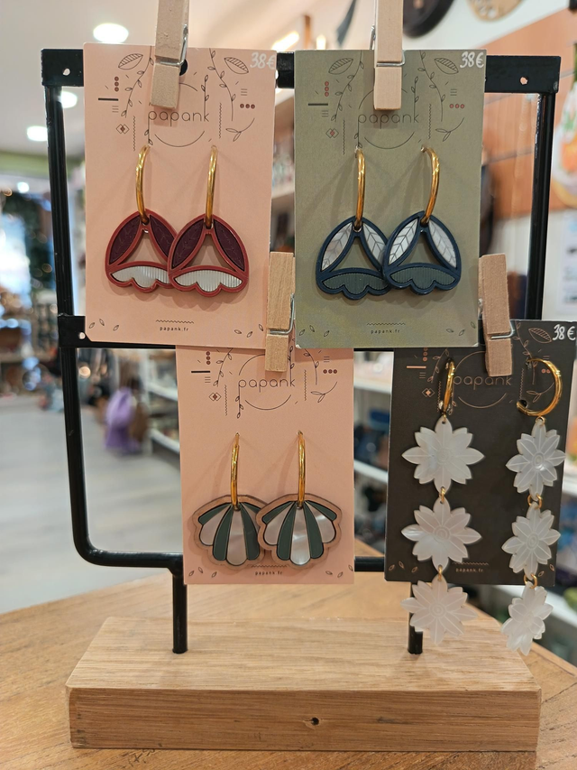 Boucles à 38€ Bois / plexiglas