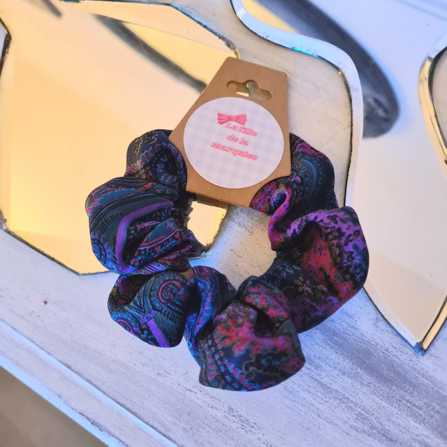 Chouchou "haute couture" en soie upcyclée 