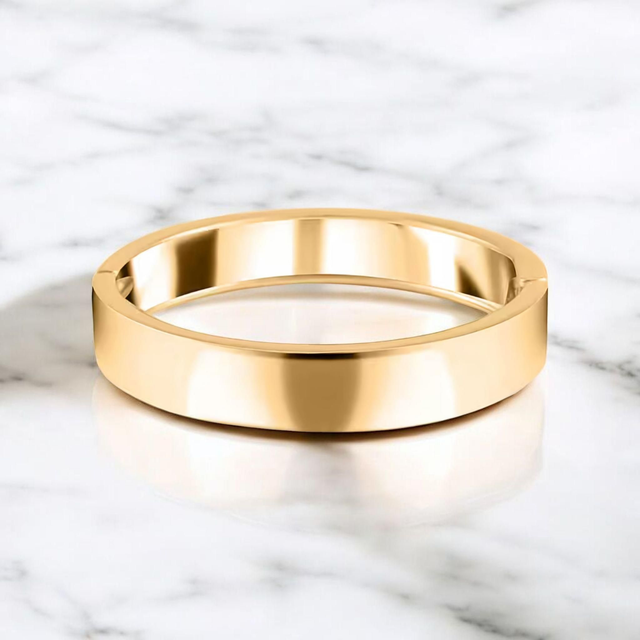 Bangle in 18K Yellow Gold Plated.