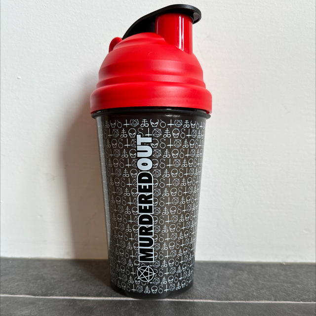 murdered out shake beker