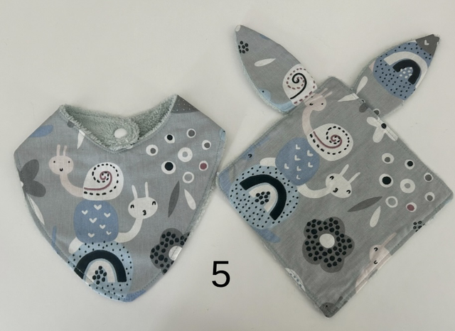 Kit Naissance Bavoir avec son Doudou