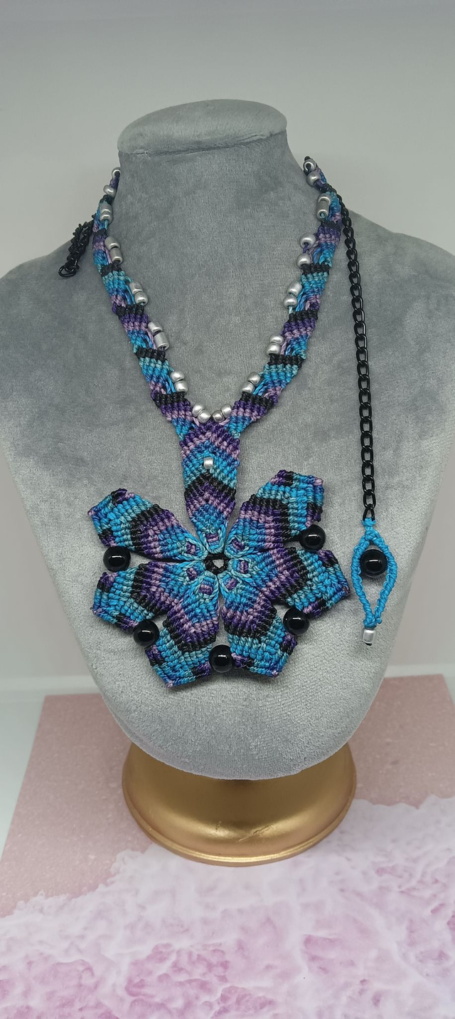 SAUTOIR EN MICRO-MACRAMÉ FLORALUS