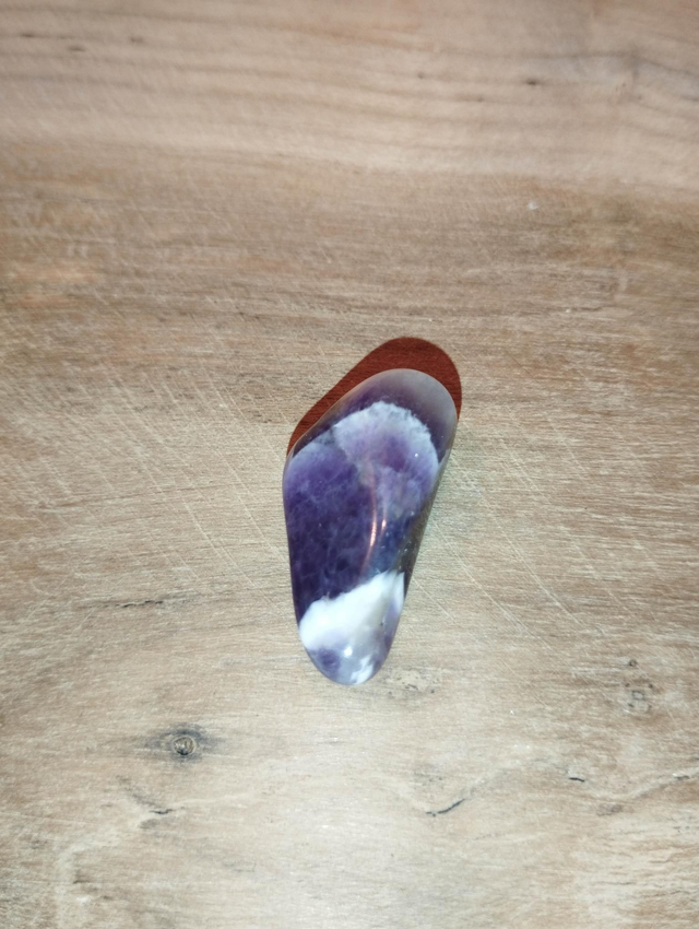 Améthyste à chevrons 