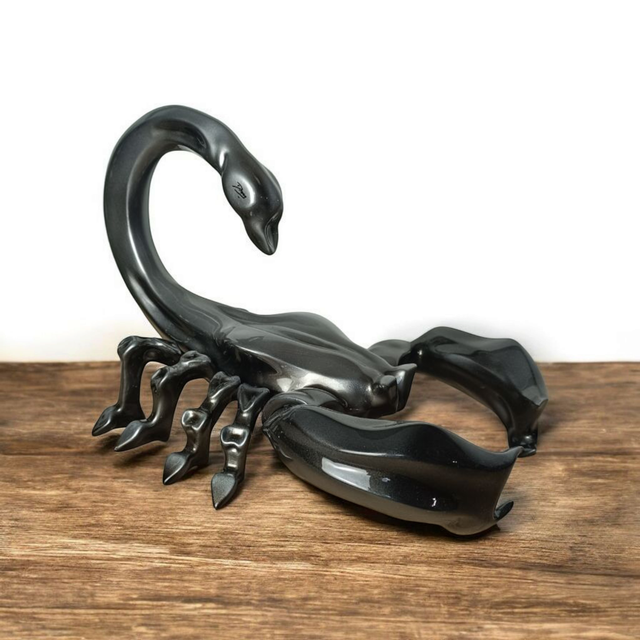 Scorpion design Gris Silver