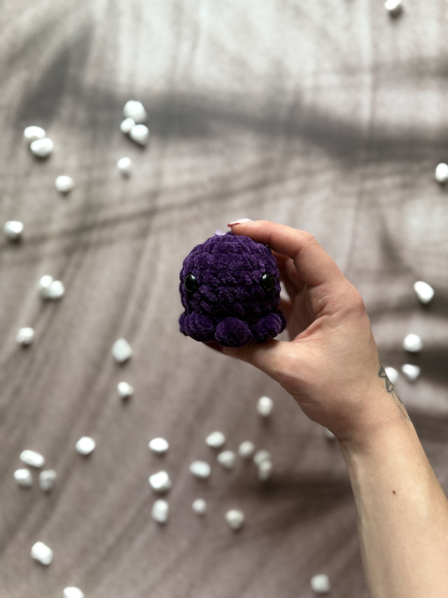 Porte-clés poulpe tout doux violet foncé 