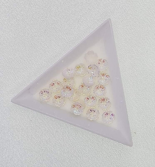 Acrylblumen, Weiß AB