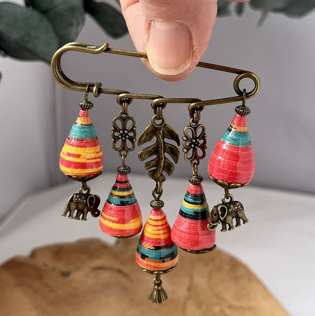 #16 Maxi Broche upcycling en affiche 