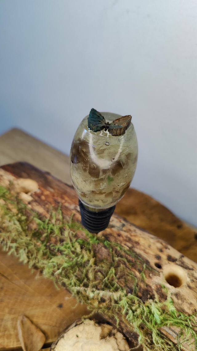 Bouchon de bouteilles réutilisable en verre recyclé modèle papillon 