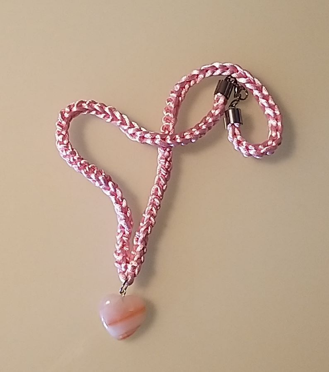 Karneol - Achát medálos nyakpánt. 