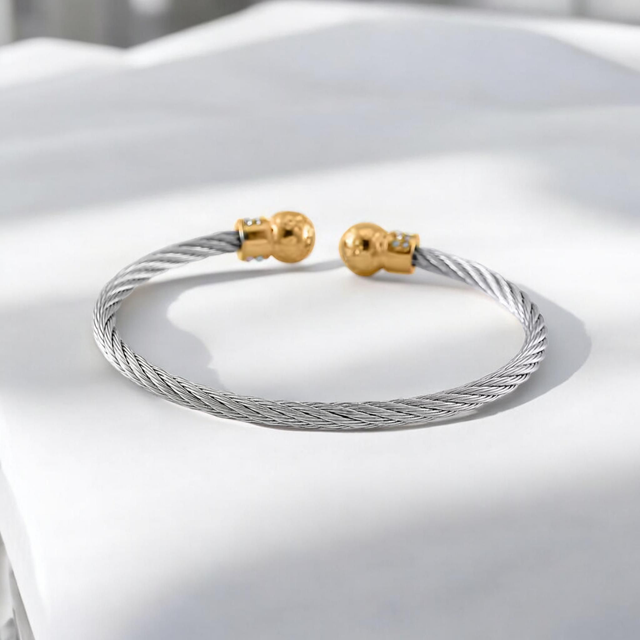 Stunning Dual Metal Strachable Bangle.