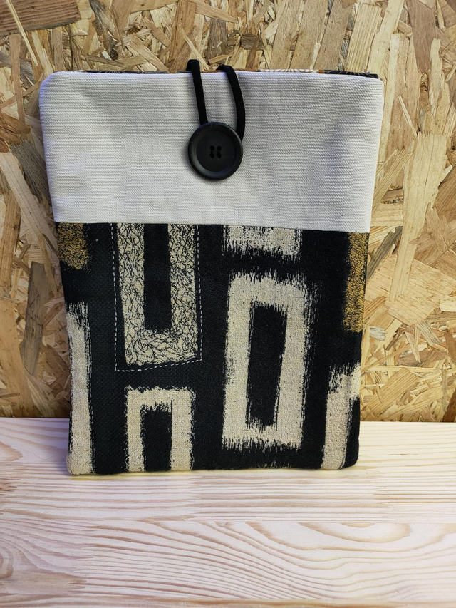 LCDLU_WEB007 pochette livre broché/tablette